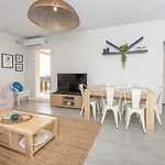 Bay Village Unit 2 47 Shoal Bay Road