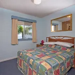 Castaways Unit 4 17 Shoal Bay Road