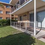 Castaways Unit 1 17 Shoal Bay Road