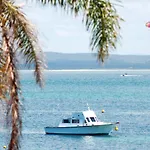 Castaways Unit 4 17 Shoal Bay Road