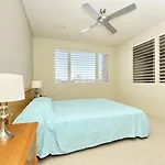 Del Rae Unit 12 25 Shoal Bay Road
