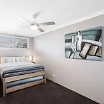 Sundeck Unit 8 51 Ronald Avenue