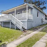 Oscars Pet Friendly Beach House 14 Tomaree Road