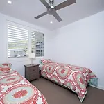 Del Rae Unit 18 25 Shoal Bay Road