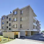 Del Rae Unit 18 25 Shoal Bay Road
