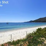 Del Rae Unit 8 25 Shoal Bay Road