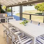 Bay Dream Believer, Ample Boat Parking, Pet Friendly 4 Bedroom Holiday House Shoal Bay