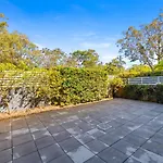 Shoal Bay Beach Apartments Unit 6 2 Shoal Bay Road