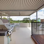 Aura 10 Shoal Bay