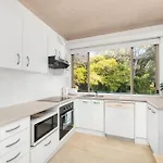 Del Rae Unit 15 25 Shoal Bay Road
