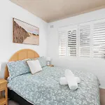 Del Rae Unit 15 25 Shoal Bay Road