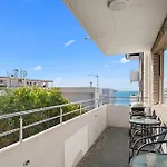 Del Rae Unit 15 25 Shoal Bay Road