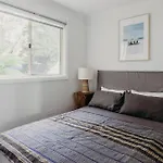 Baybreeze 18 Tomaree Road Wifi Air Conditioning Kitchenette