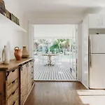 The Beach House, 25 Tomaree Road - Fantastic House With Pool, Linen
