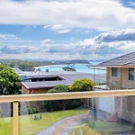 Blue Waters, 2 59 Ronald Ave - Water Views Linen Aircon Wi-Fi