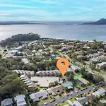 Bay Parklands, 36 2 Gowrie Avenue - Close To The Water With Air Con, Wifi, Pool & Spa & Tennis Court