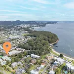 Bay Parklands 23 Located At Little Beach With Air Con Pool And Tennis Court