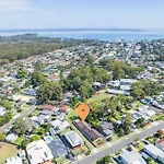 Lorikeet Retreat 2 Pet Friendly Air Conditioned Holiday House
