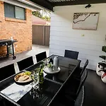 Family Friendly 3 Bedroom Home - Summer Dayz Shoal Bay