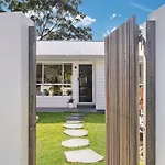 Hidden Retreat In Shoal Bay - Walk To Box Beach - Firepit