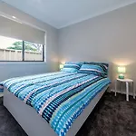 Tomaree Road, 19 \'The Cottage\'