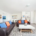 Breakwater Apartment, Unit 205/2 Messines Street