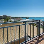 Sundeck Unit 7 - Shoal Bay
