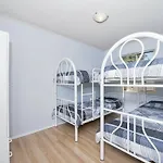 Shoal Court, Unit 04/7 Lillian Street