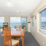 Shoal Edge, Unit 1/31Shoal Bay Road