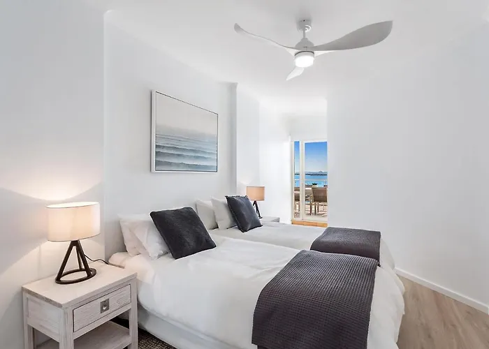 Breakwater Apartment 403