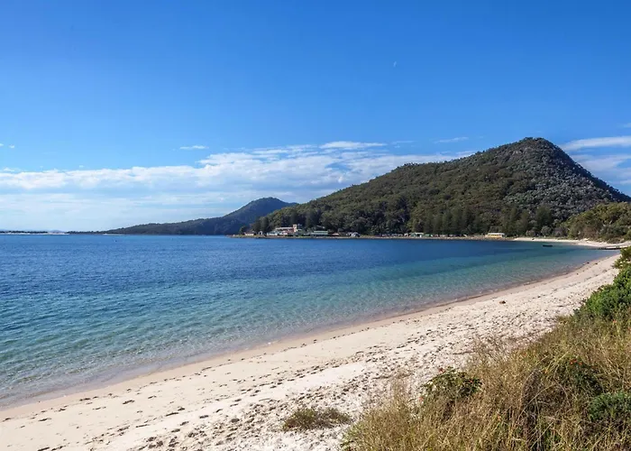 Castaways Unit 1 17 Shoal Bay Road