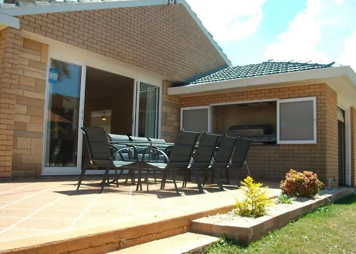 Tomaree Palms 39 Tomaree Road