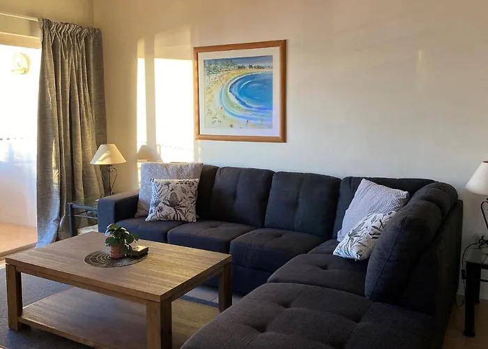 Del Rae Unit 8 25 Shoal Bay Road