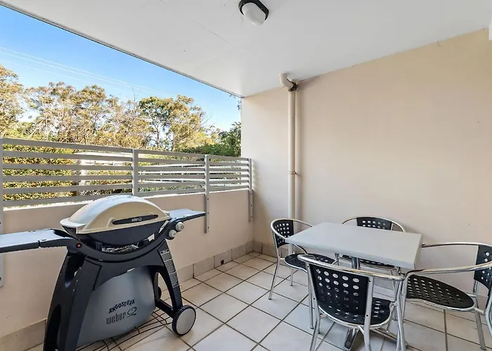 Shoal Bay Beach Apartments Unit 6 2 Shoal Bay Road