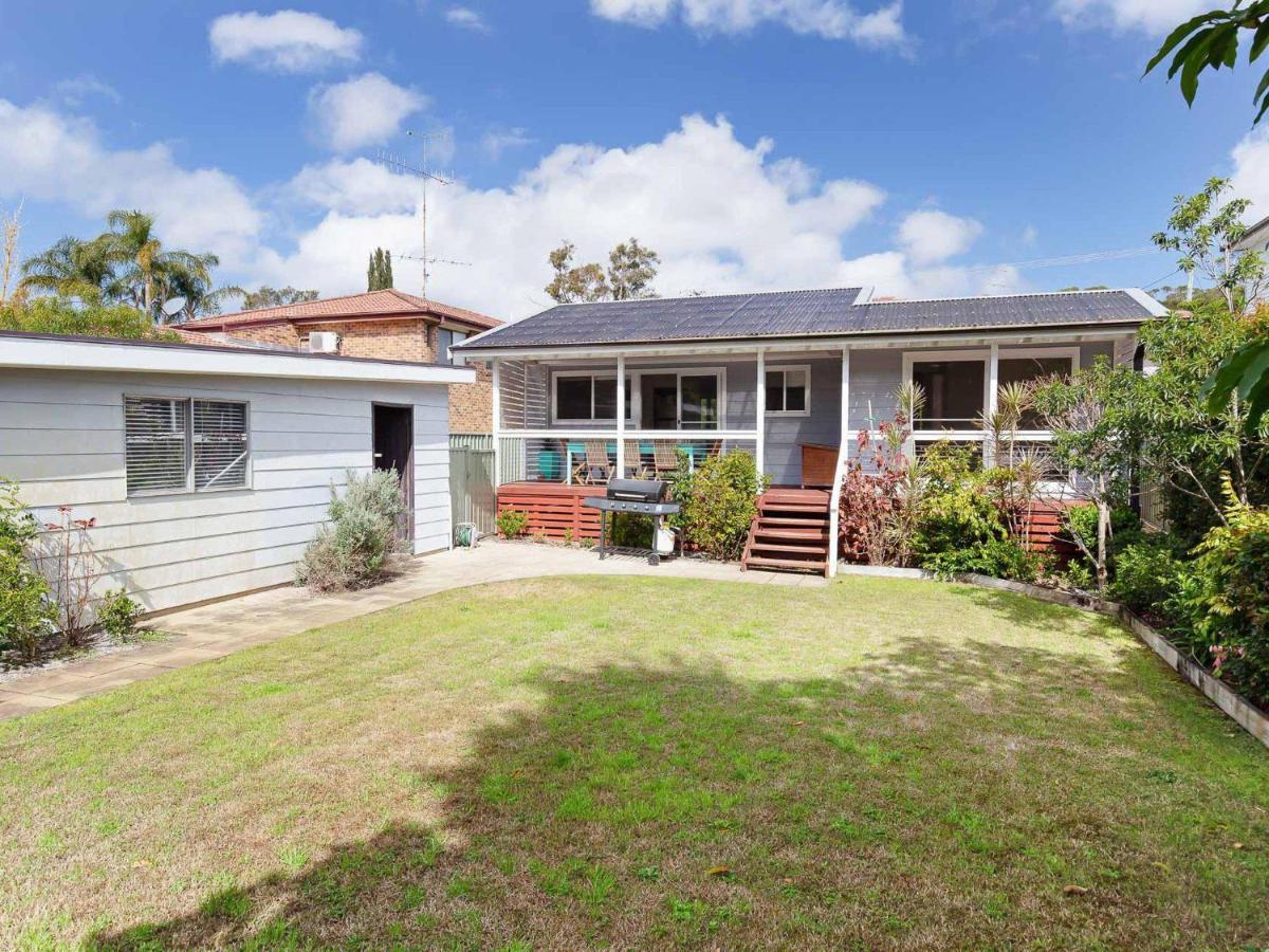 Rubys Retreat, 44 Achilles Street - Pet Friendly, Aircon, Wifi & Boat Parking * Shoal Bay