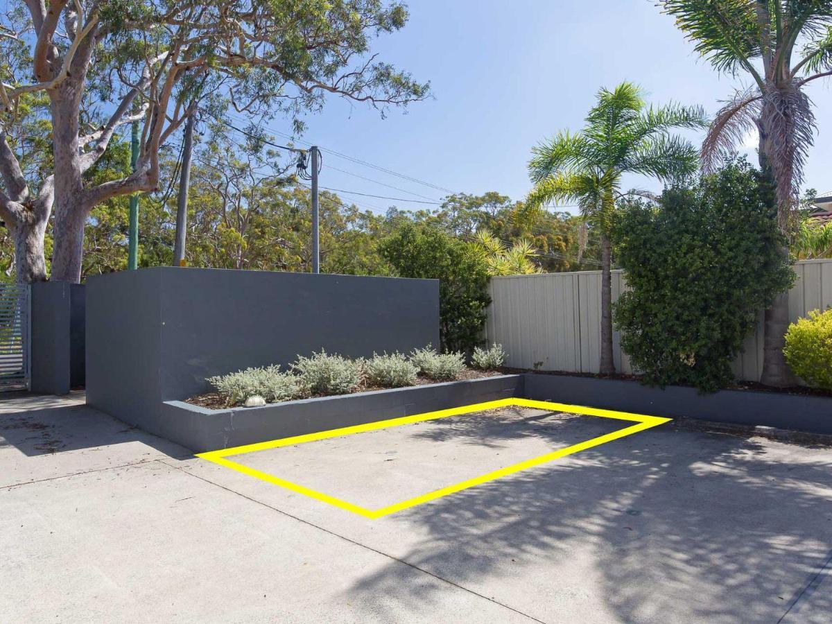 Apartments, 9 2 Road, Air Conditioning, Complex Swimming Pool And Lift