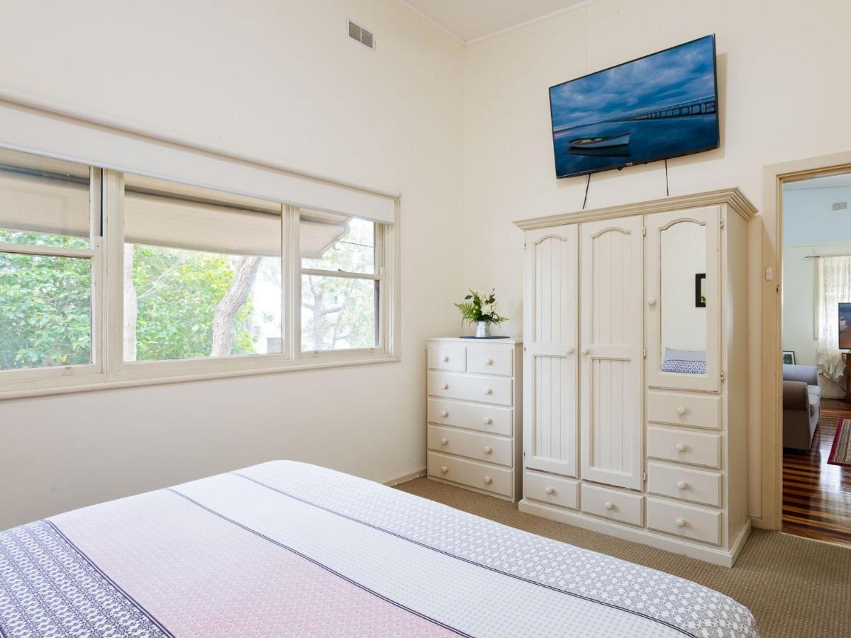 Daves Place House With Wi Fi Aircon And Boat Parking Holiday home Shoal Bay