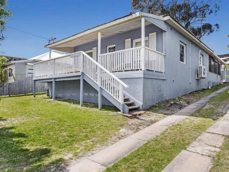 Oscars Pet Friendly House 14 Tomaree Road Holiday home