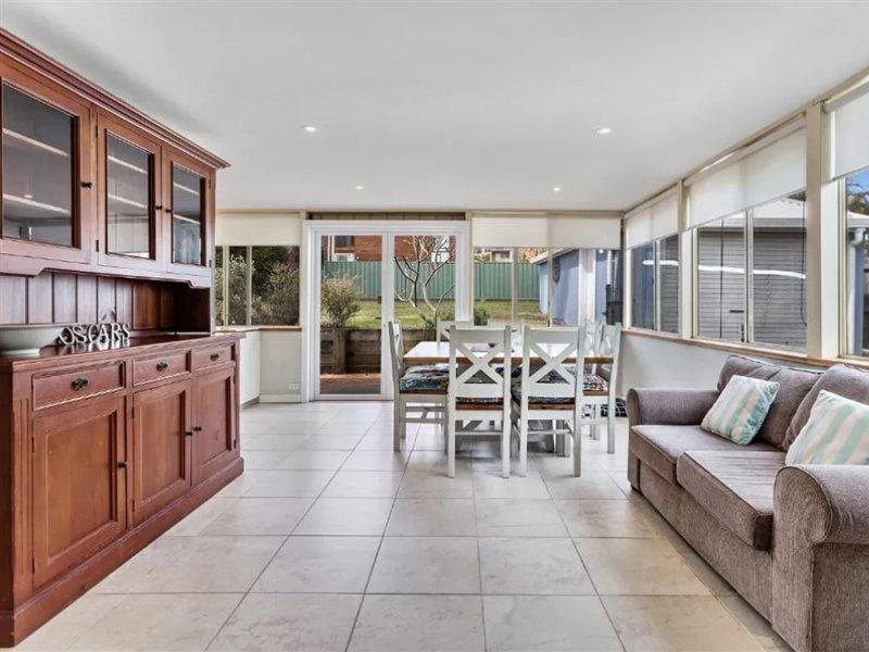 Oscars Pet Friendly House 14 Tomaree Road Holiday home Shoal Bay