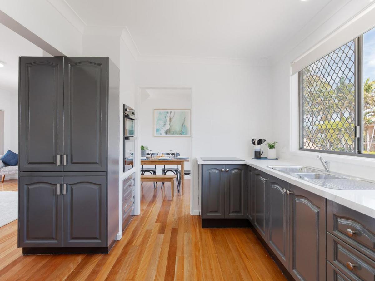 Holiday home The Norburn, 3 Norburn Avenue - Aircon, Wifi, Boat Parking, Close To Water & Clubs Shoal Bay