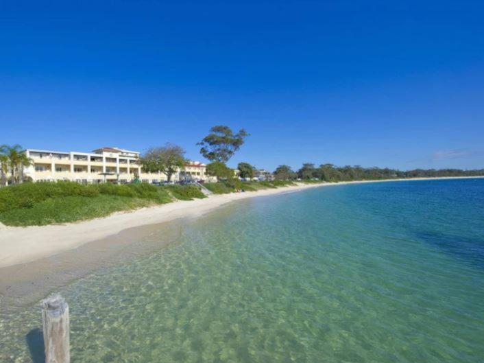 Apartment Bay Village - *