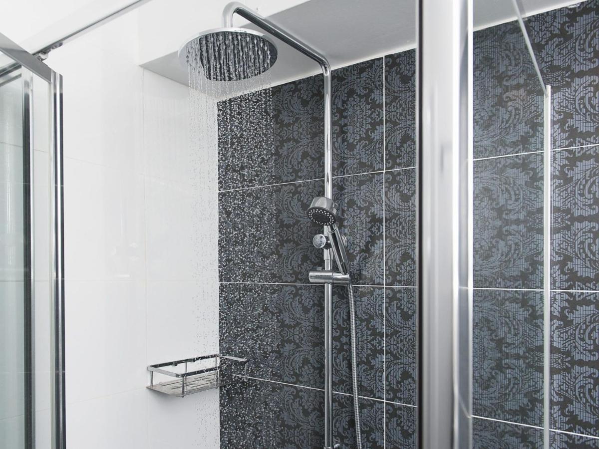 Shoal Court 5 Fabulous Location With Water Views * Shoal Bay