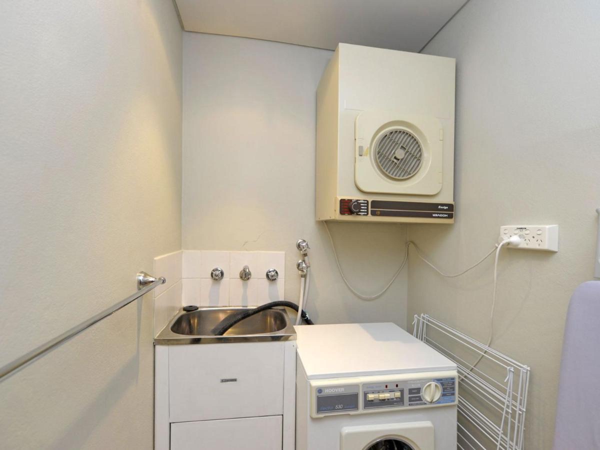 Del Rae Unit 12 25 Road Apartment *