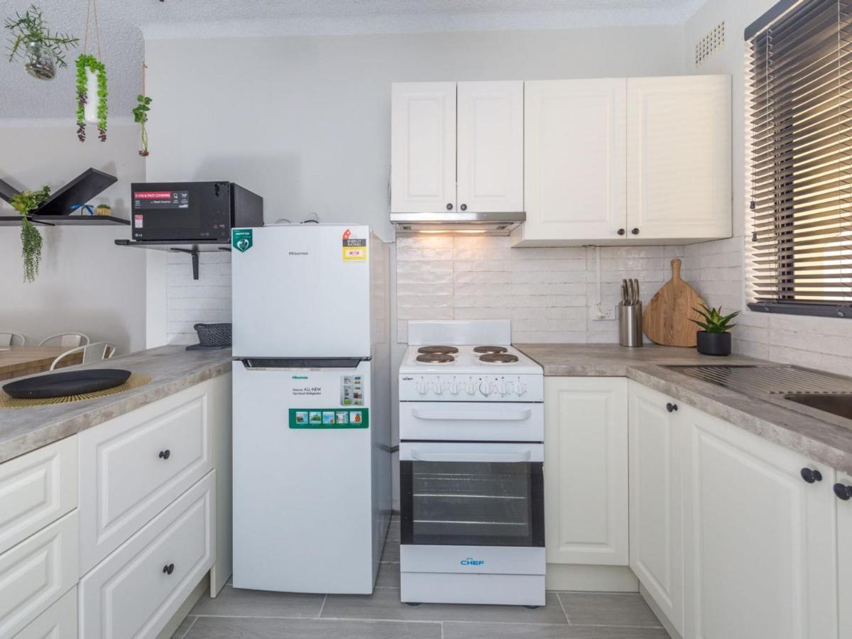 Bay Village Unit 2 47 Road Apartment *