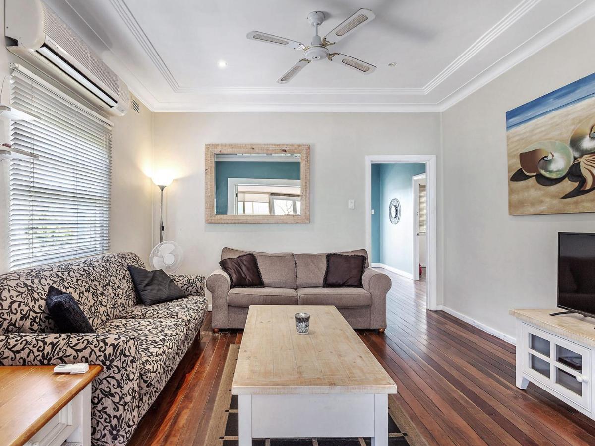 Oscars Pet Friendly House 14 Tomaree Road * Shoal Bay