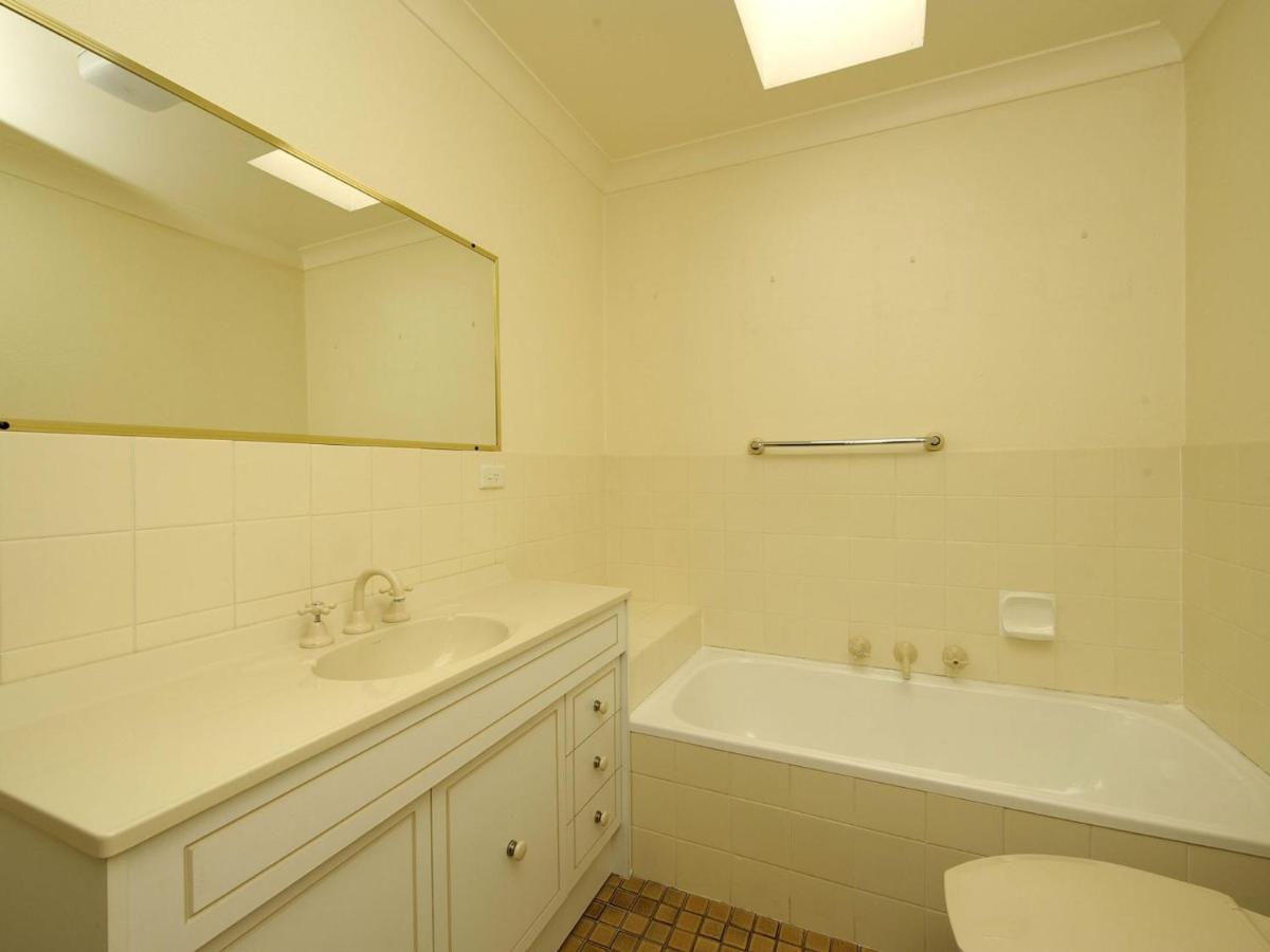 The Crest Unit 1 6 8 Tomaree Road Holiday home *