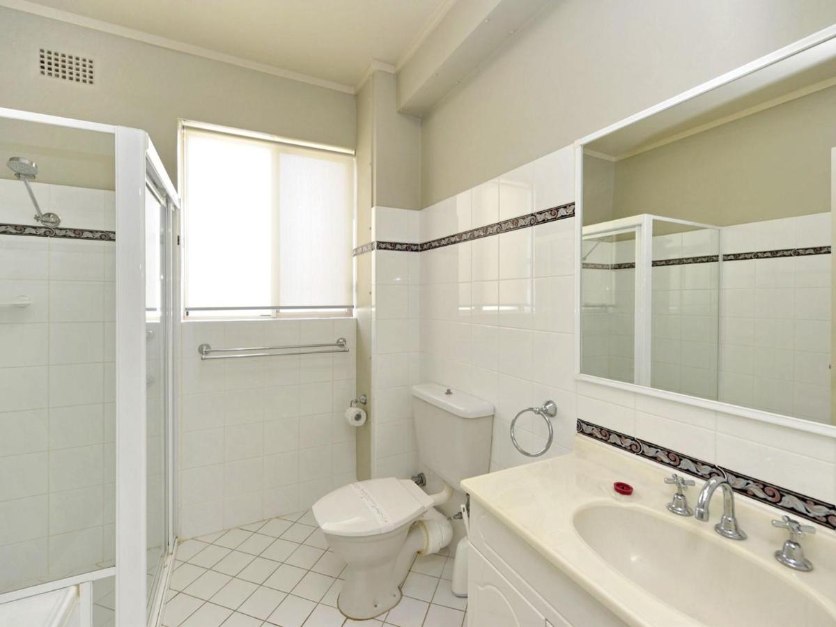 Del Rae Unit 12 25 Road Apartment