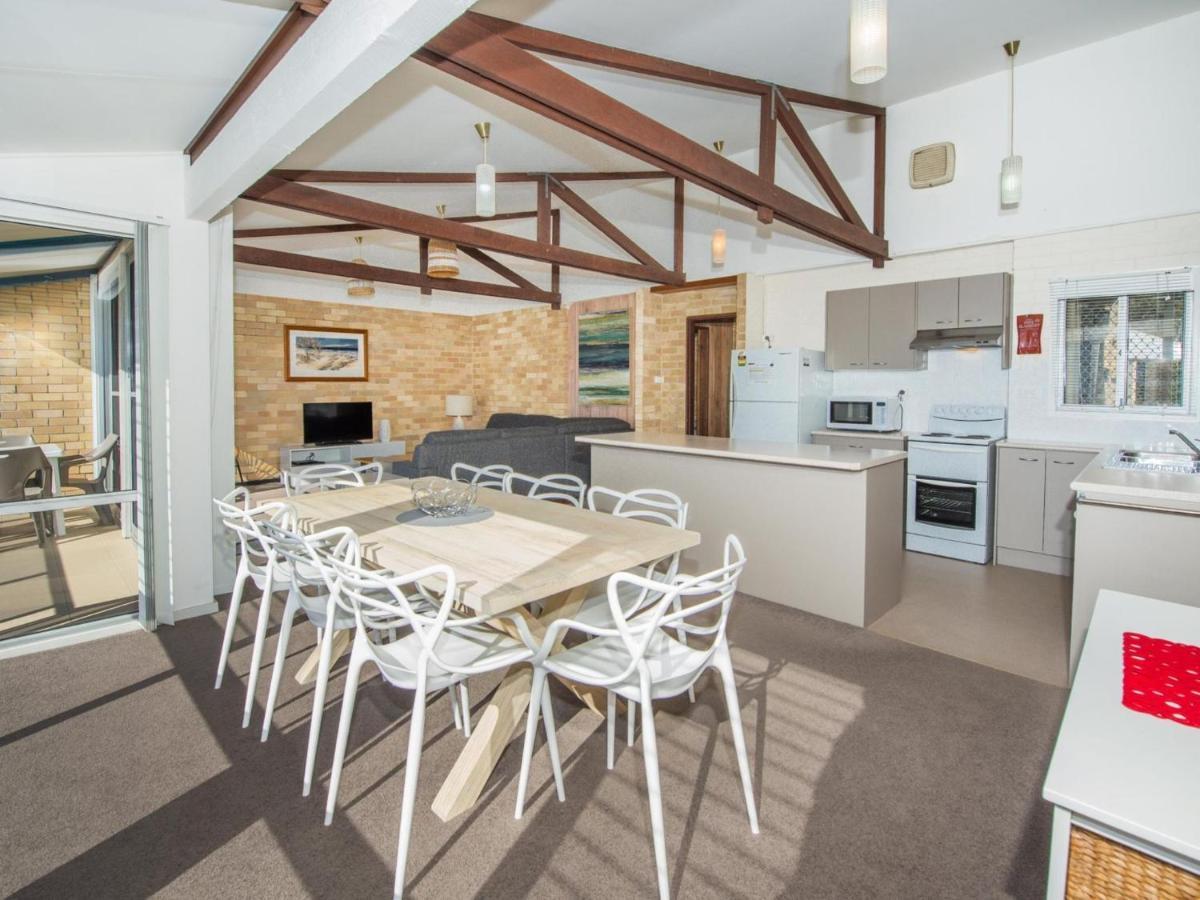 Castaways Unit 8 17 Road Apartment