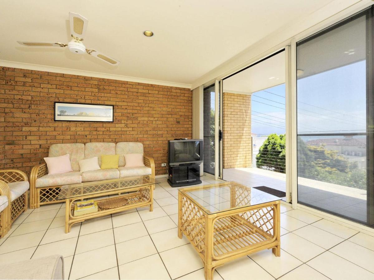 The Crest Unit 1 6 8 Tomaree Road Holiday home Shoal Bay