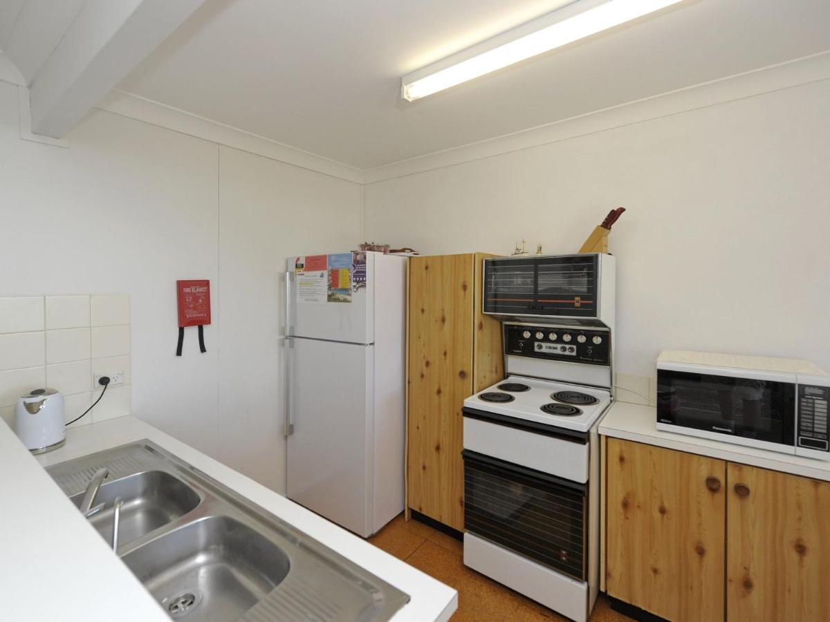 The Crest Unit 5 6 8 Tomaree Road *